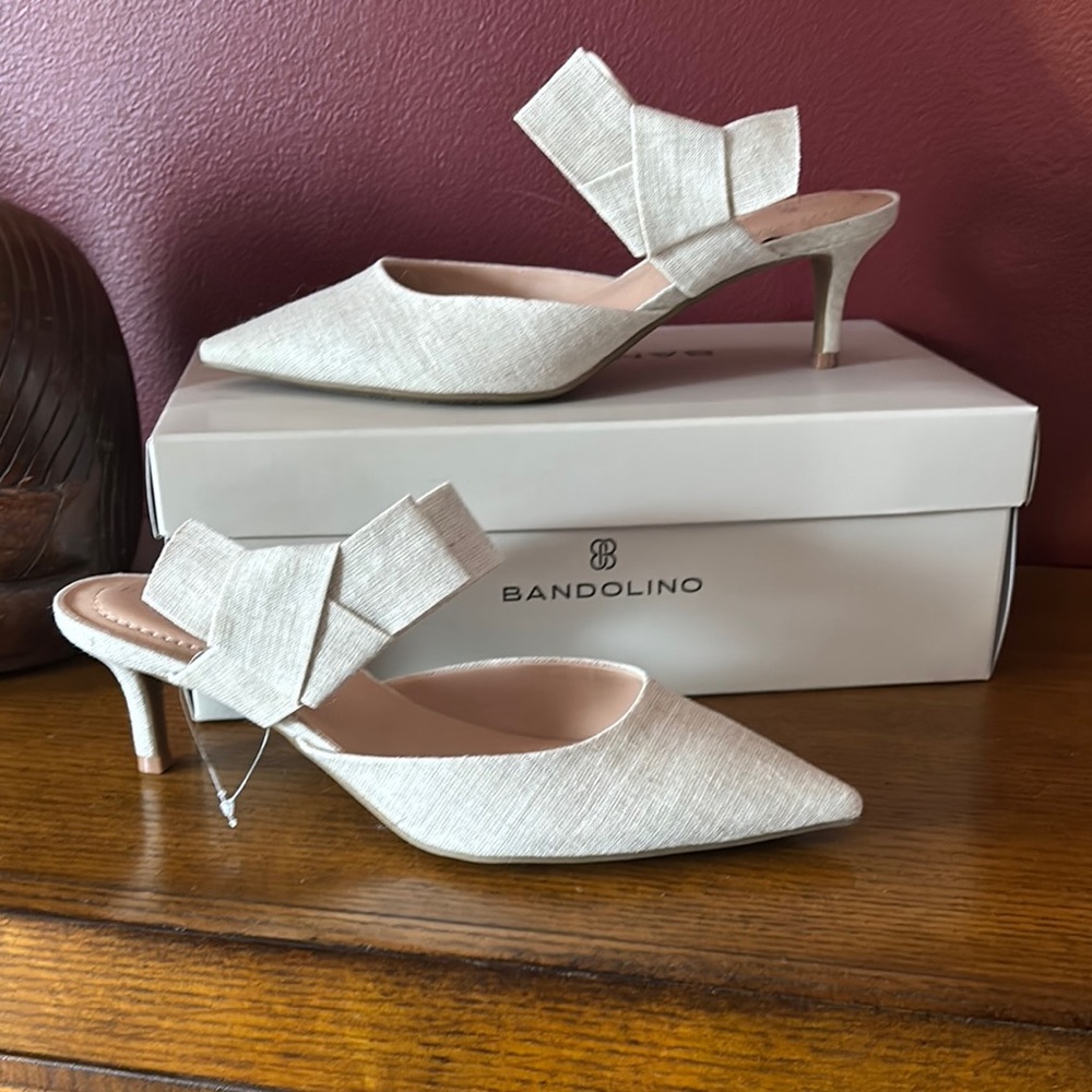 Bandolino Cream Heels with Bow Detail